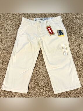 NWT Levi's 525 Perfect Waist White Capri Jeans - Size 14